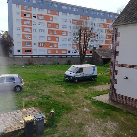 Maison Partagee - Bas Apartment *